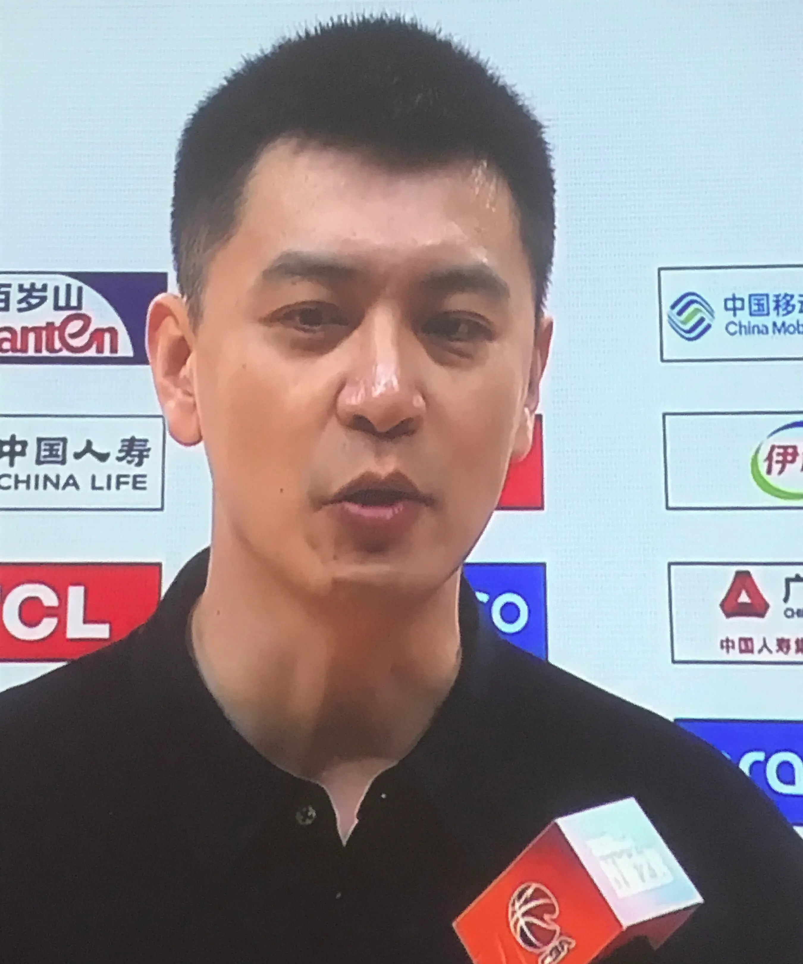 开云下载-辽宁男篮主帅接受采访，谈团队状况