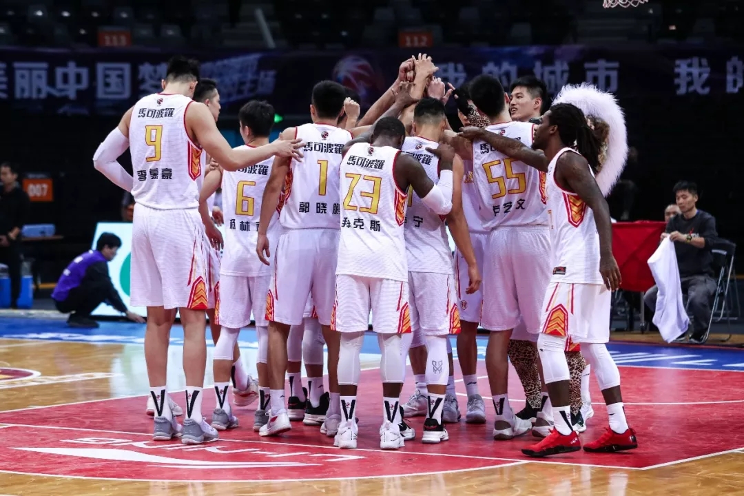 开云体育中国-深圳主场不敌人和，陷入困境