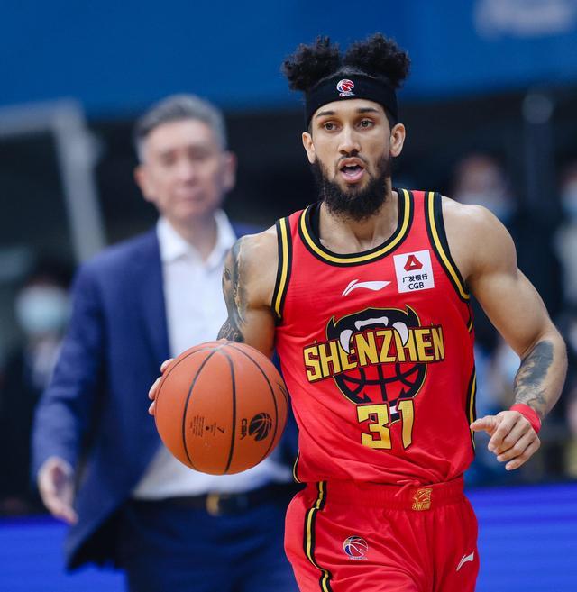 深圳主场不敌人和，陷入困境