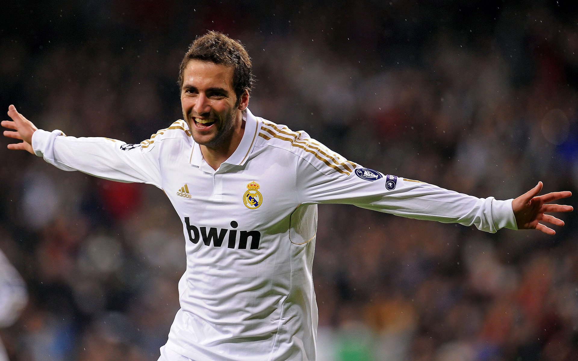 迷雾中的圣马梅斯，劳塔罗89分钟头槌完成自我救赎