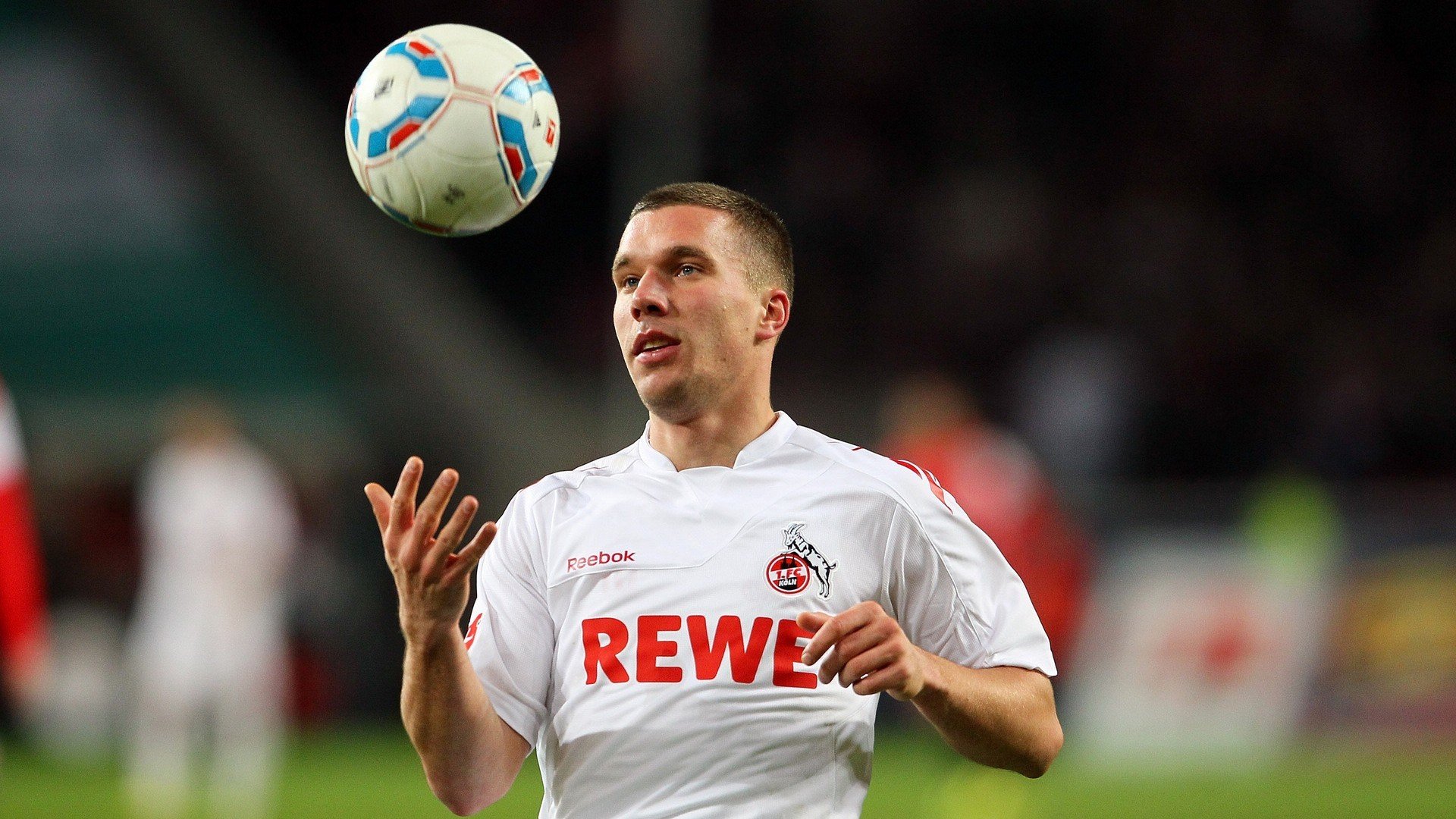 节奏大师福克斯驱动胜利引擎，上海铁血防守成功压制雷霆攻势